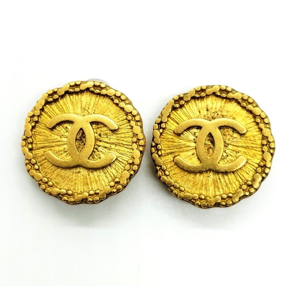 CHANEL- Gold Earrings R1.208 - Picture 1 of 3